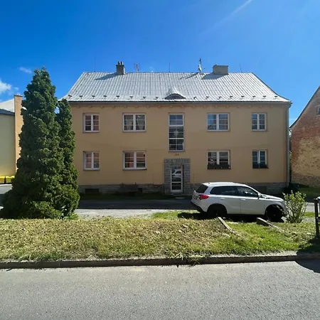 Zcela Zarizeny Byt Ve Vrbne Pod Pradedem, Fully Furnished Flat In