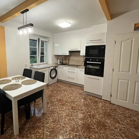 Zcela Zarizeny Byt Ve Vrbne Pod Pradedem, Fully Furnished Flat In *
